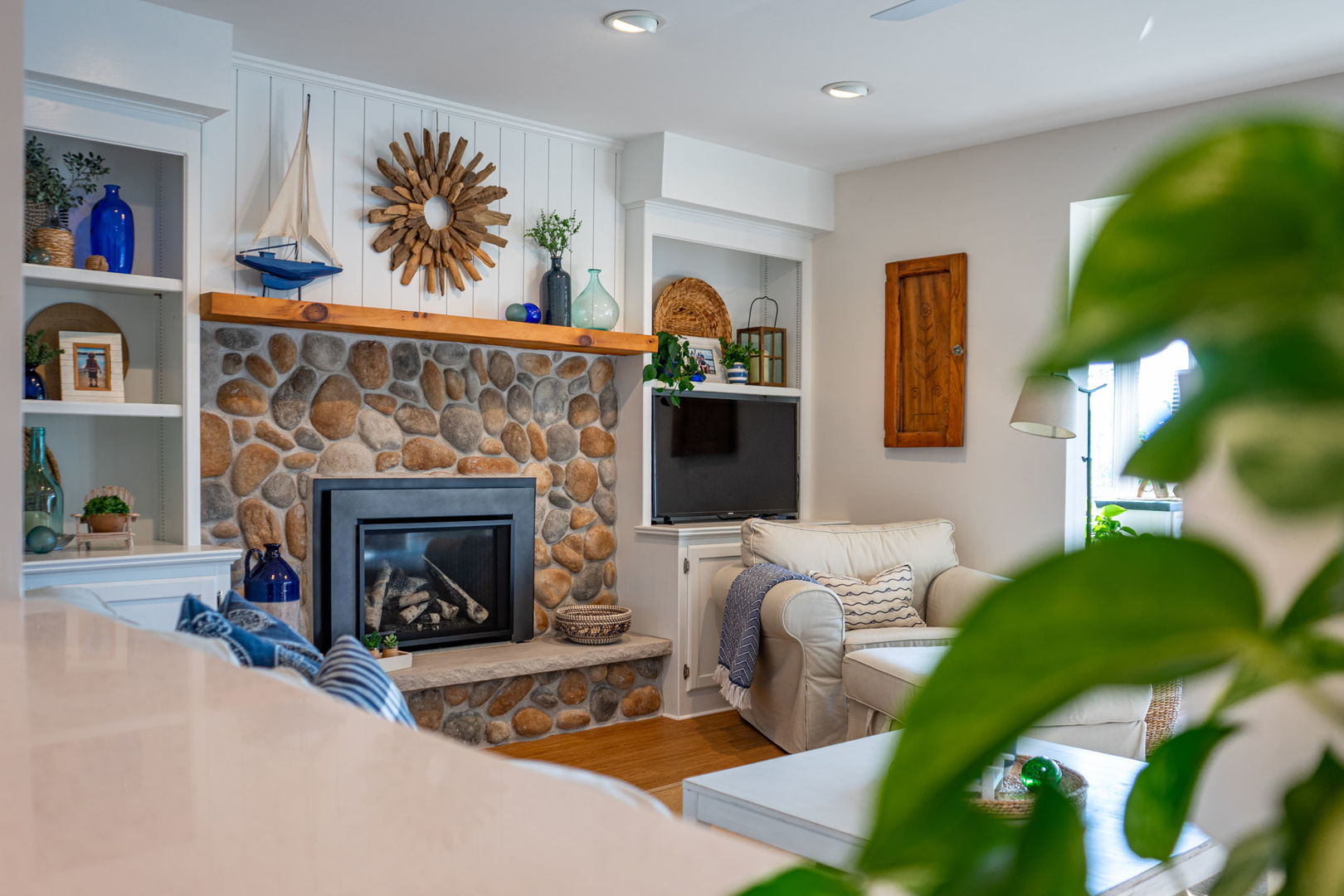 4612 W Lake Shore Drive, Wonder Lake, IL 60097