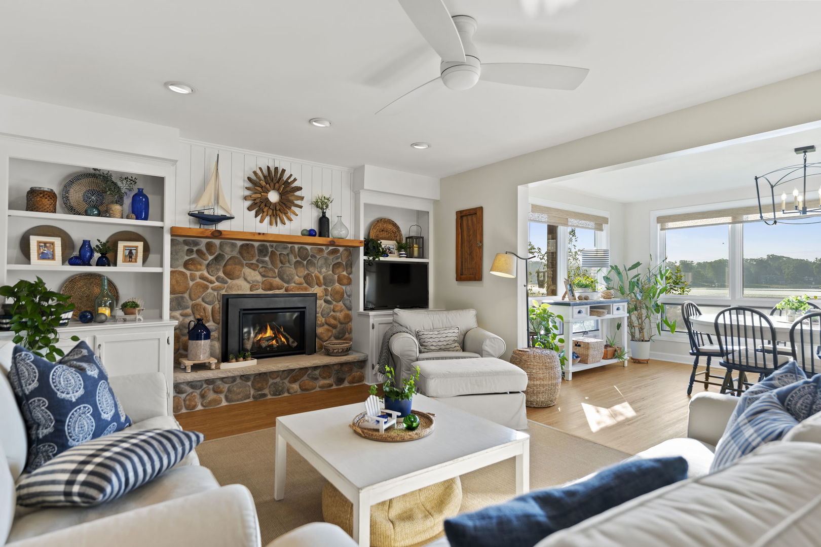 4612 W Lake Shore Drive, Wonder Lake, IL 60097