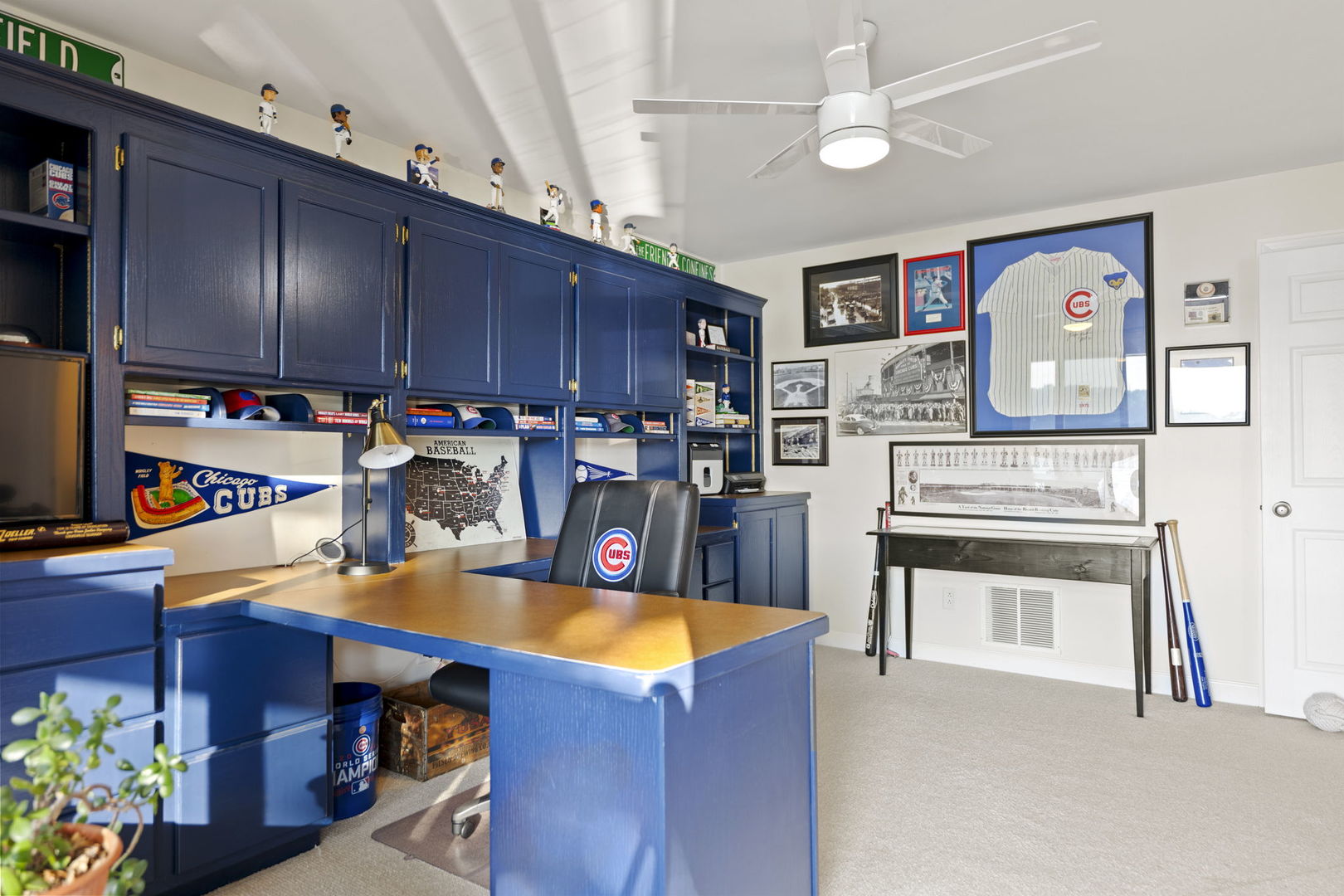 4612 W Lake Shore Drive, Wonder Lake, IL 60097