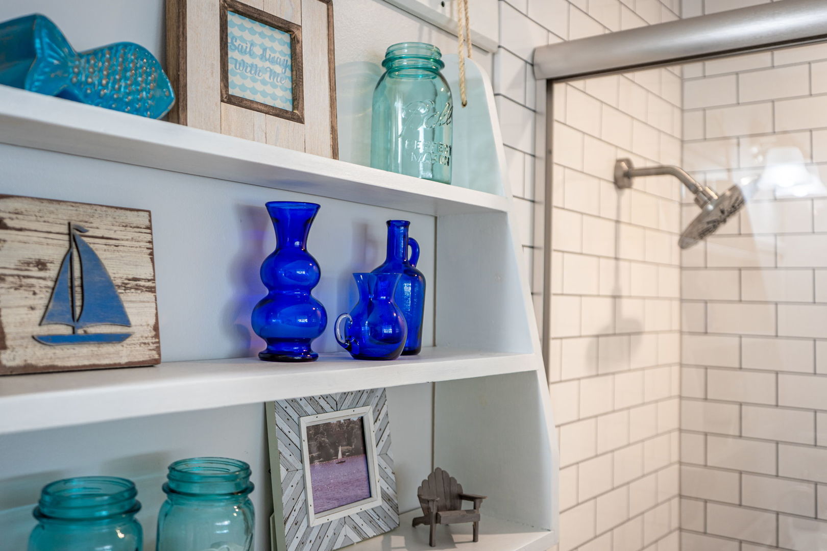 4612 W Lake Shore Drive, Wonder Lake, IL 60097