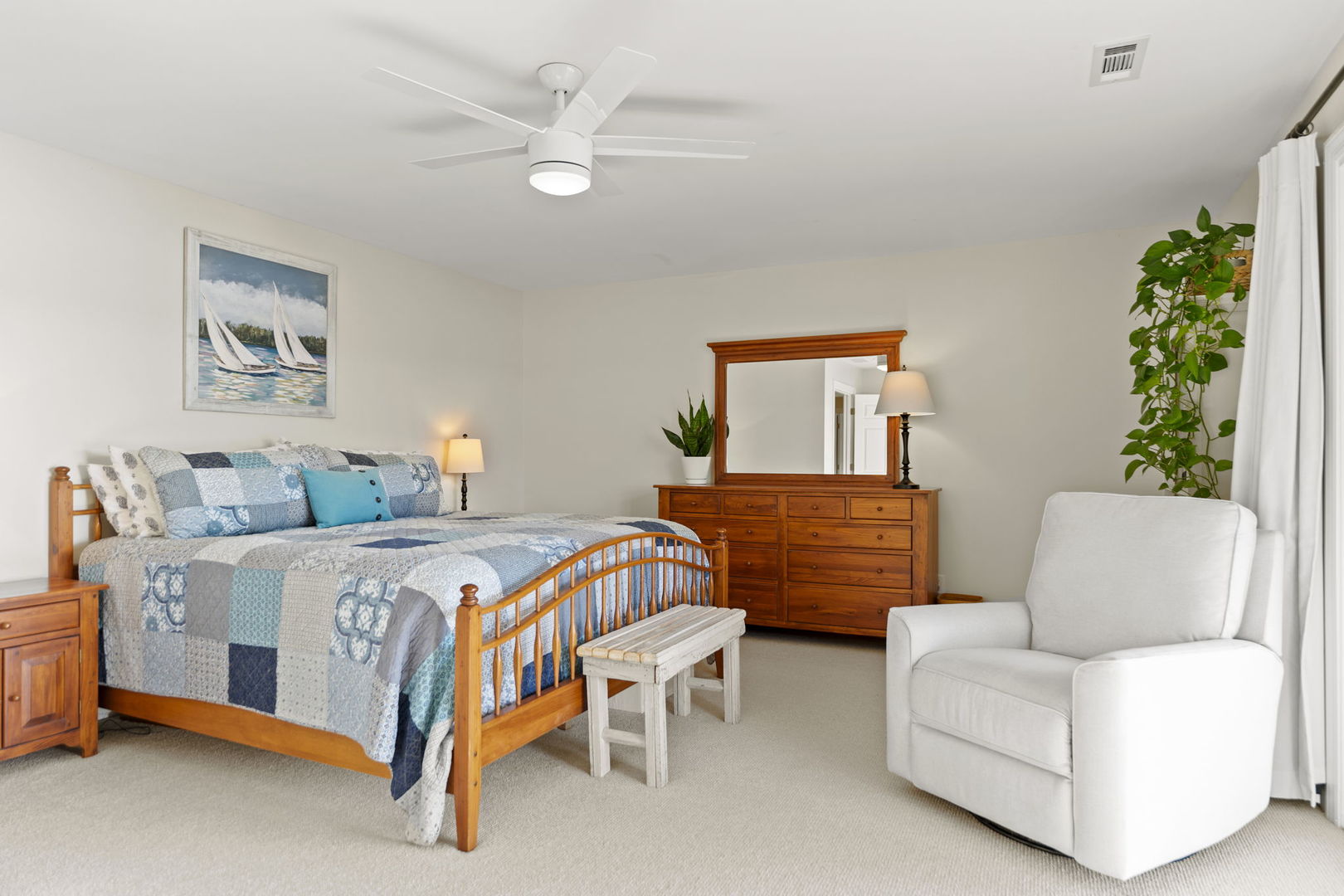 4612 W Lake Shore Drive, Wonder Lake, IL 60097