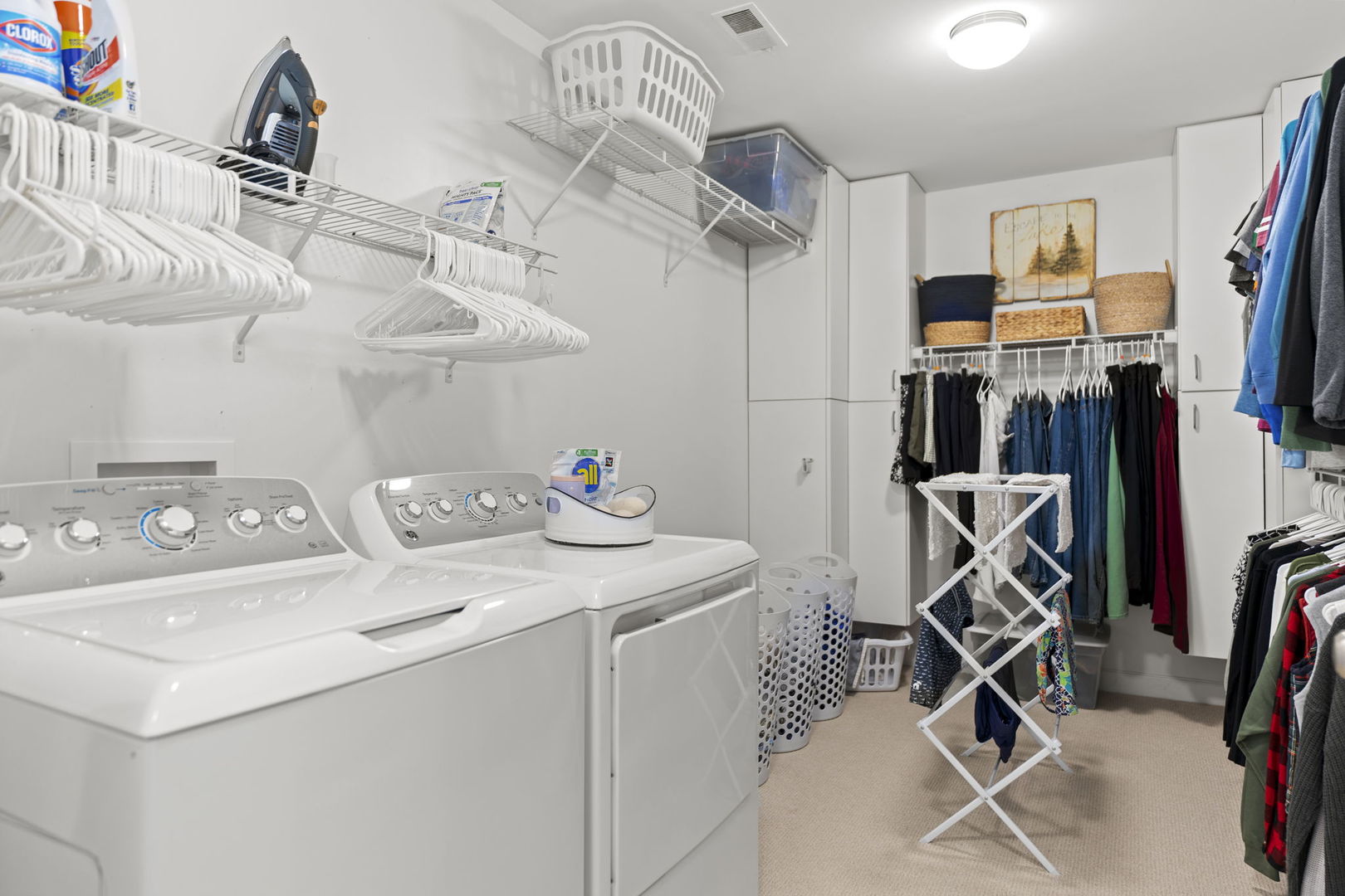 4612 W Lake Shore Drive, Wonder Lake, IL 60097