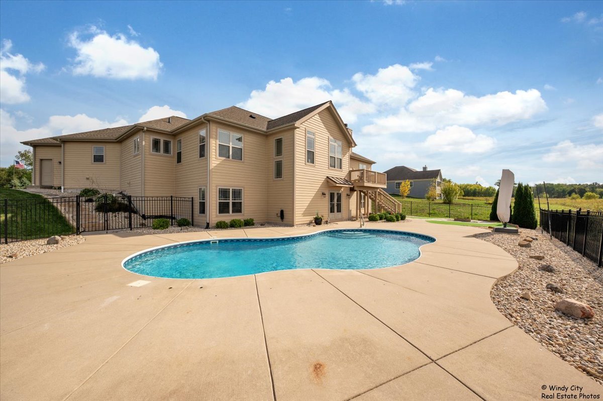 10319 Clearwater Way, Huntley, IL 60142