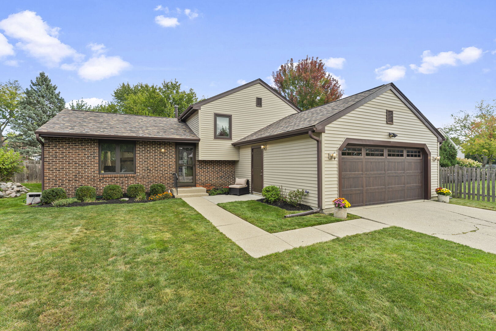 307 Albright Court, Vernon Hills, IL 60061