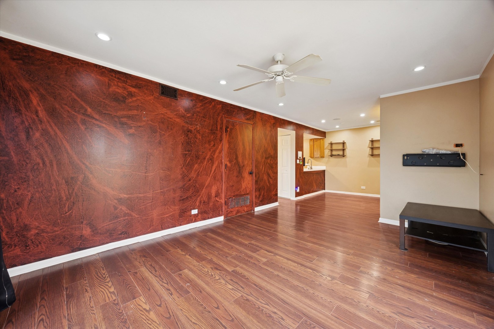 1860 Huntington Boulevard #E, Hoffman Estates, IL 60169