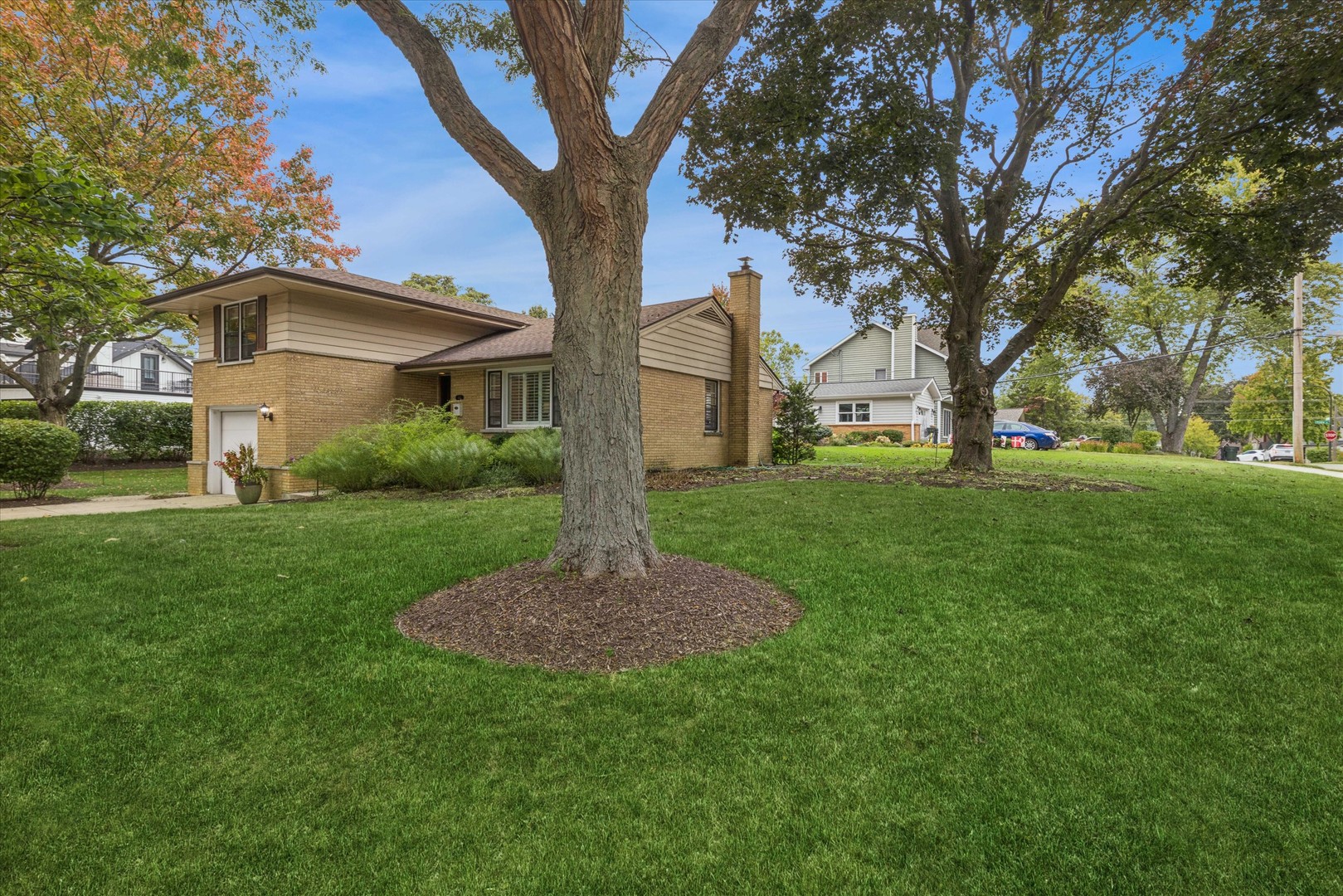 465 E Hillside Road, Naperville, IL 60540