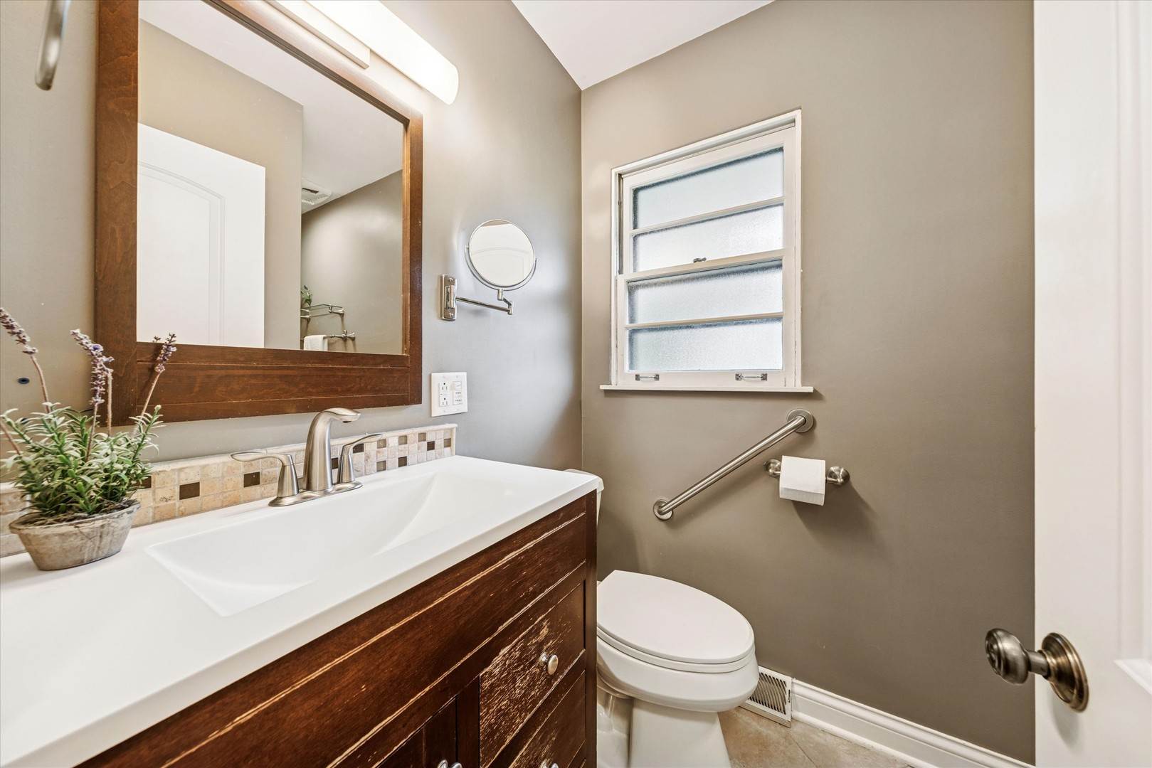 465 E Hillside Road, Naperville, IL 60540