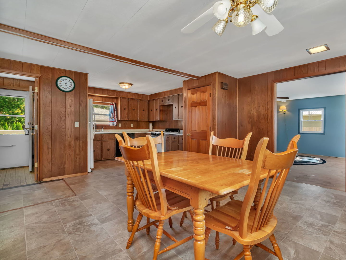 304 S EAST Street, Gardner, IL 60424