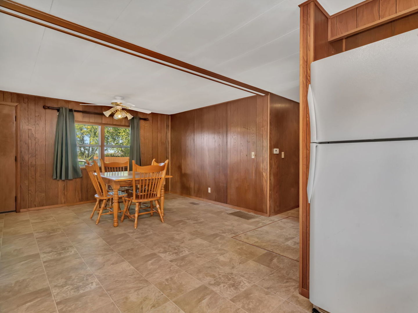 304 S EAST Street, Gardner, IL 60424