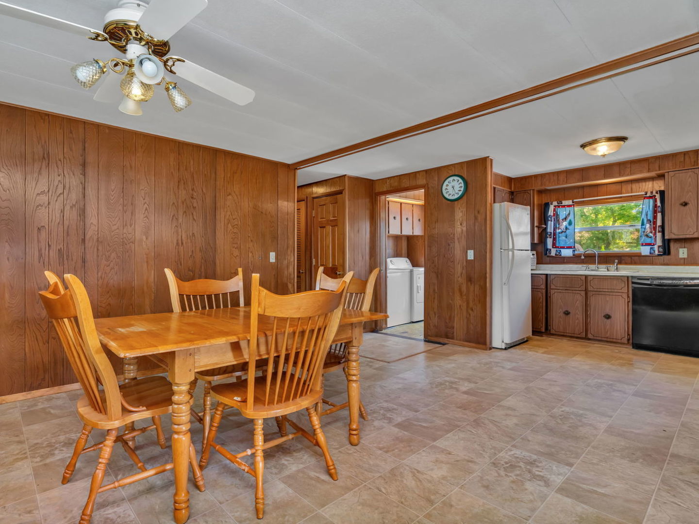 304 S EAST Street, Gardner, IL 60424