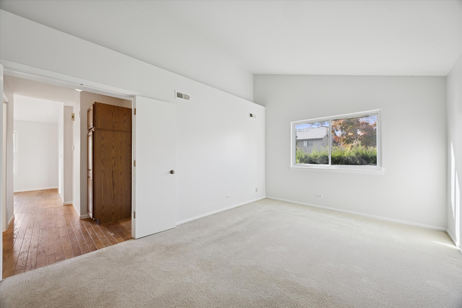 8032 Wildwood Lane, Darien, IL 60561