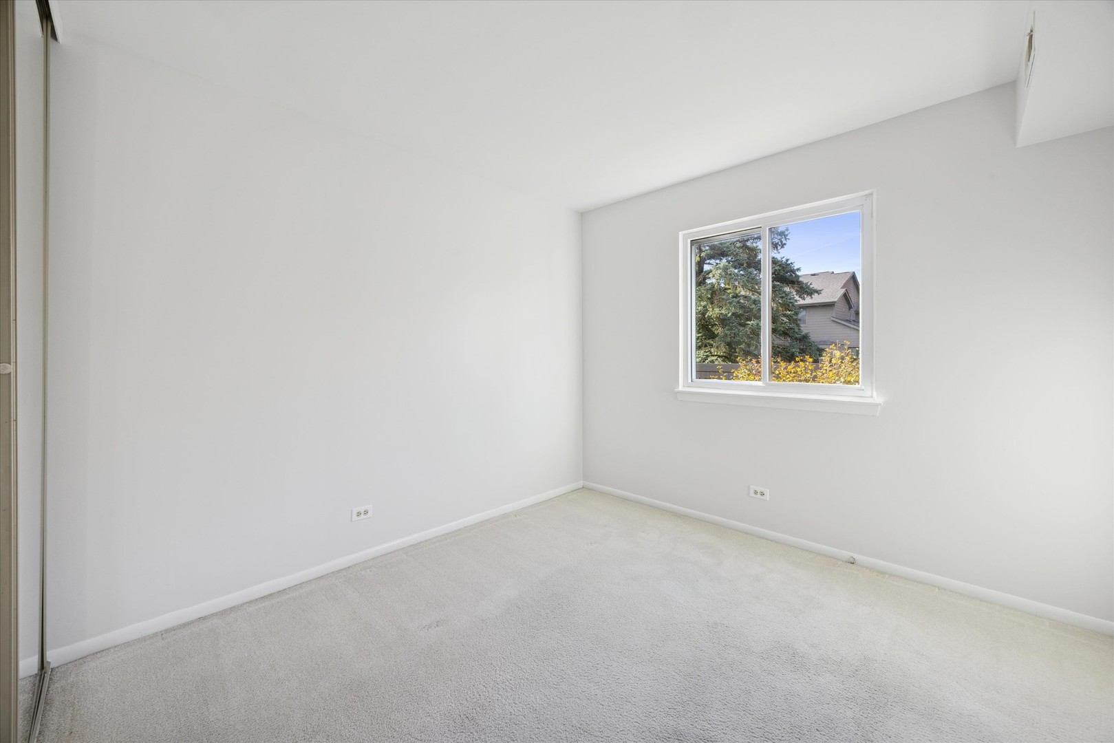 8032 Wildwood Lane, Darien, IL 60561