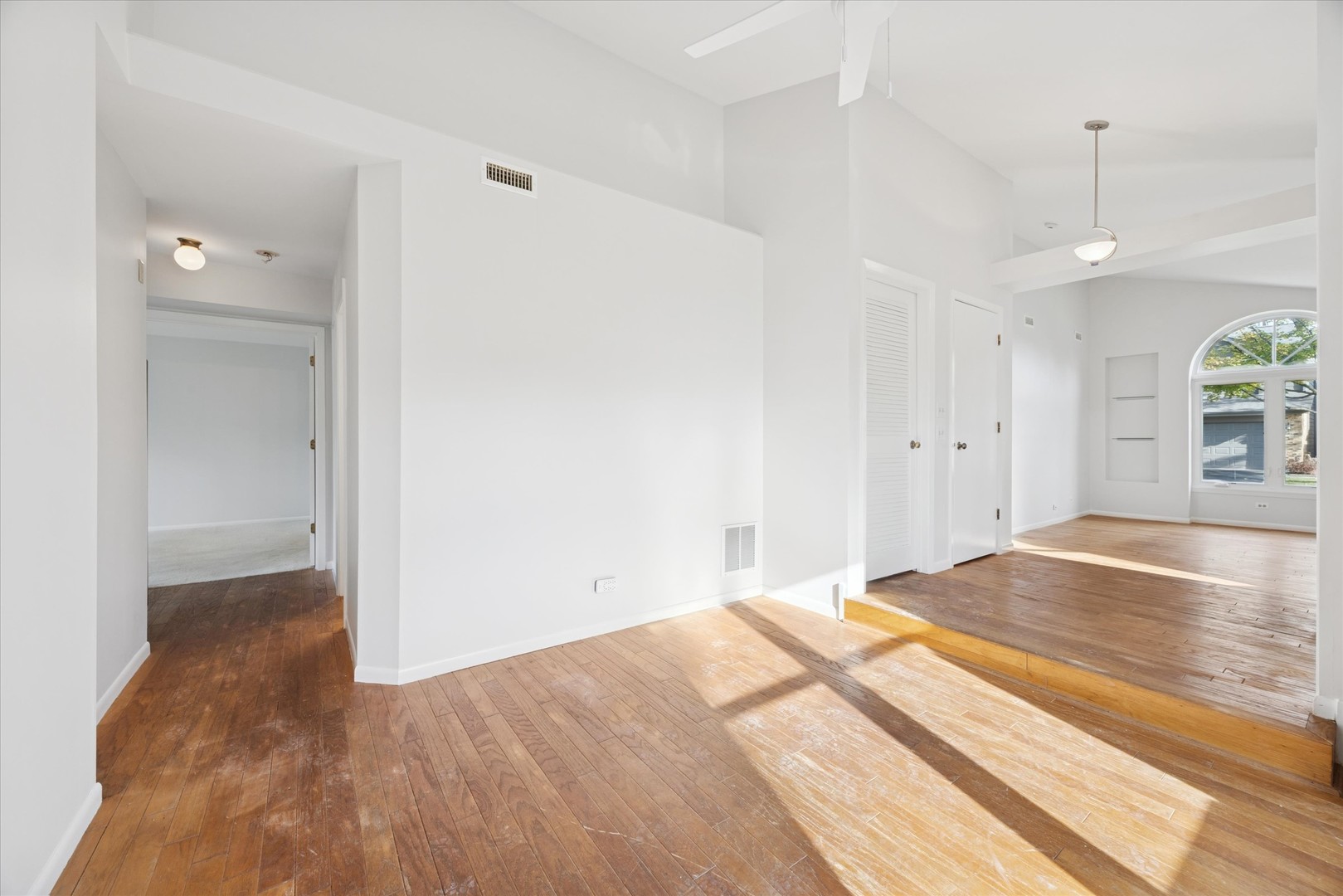 8032 Wildwood Lane, Darien, IL 60561