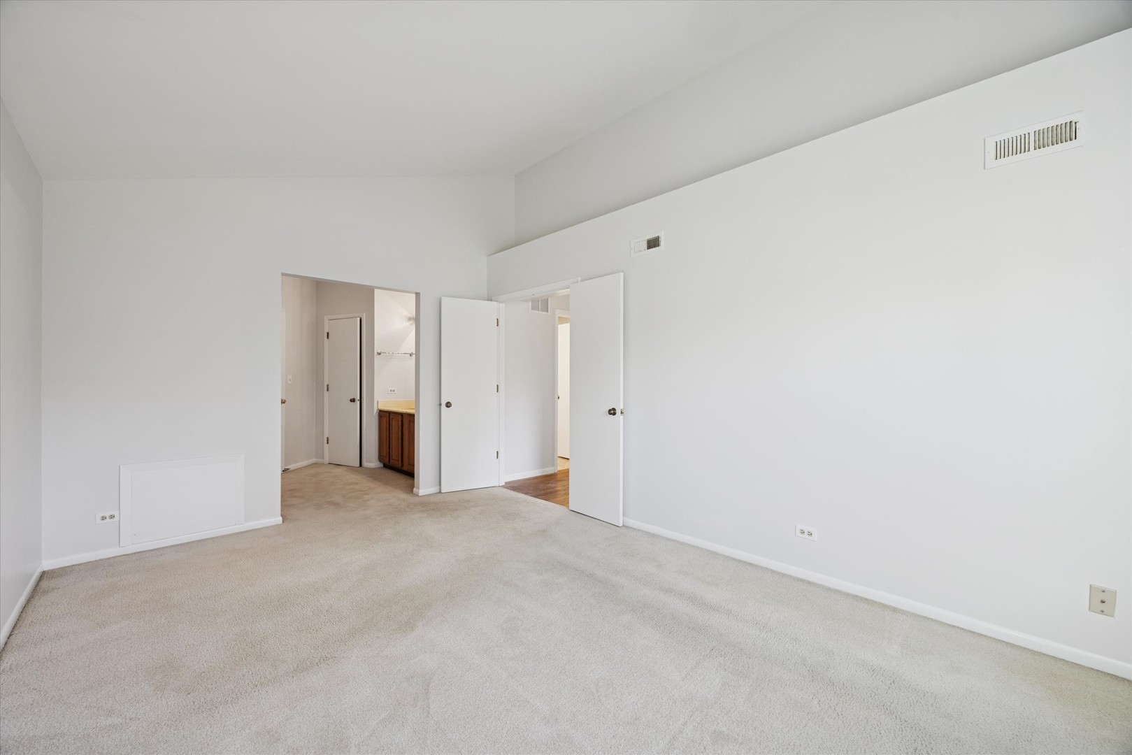 8032 Wildwood Lane, Darien, IL 60561