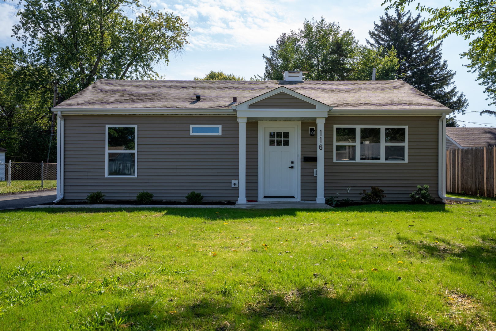 116 Saint Jude Avenue, Joliet, IL 60436