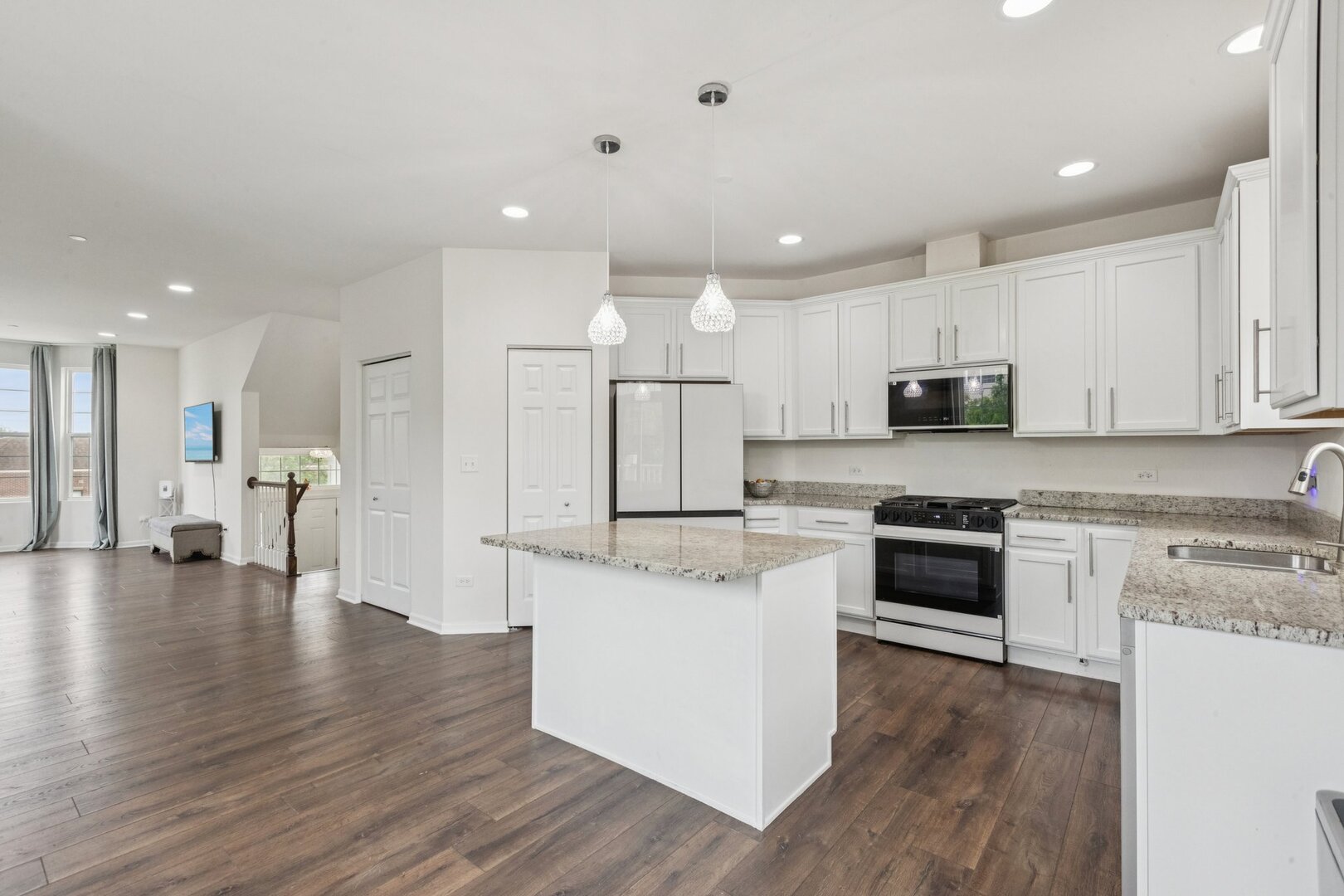 1911 Continental Avenue, Naperville, IL 60563