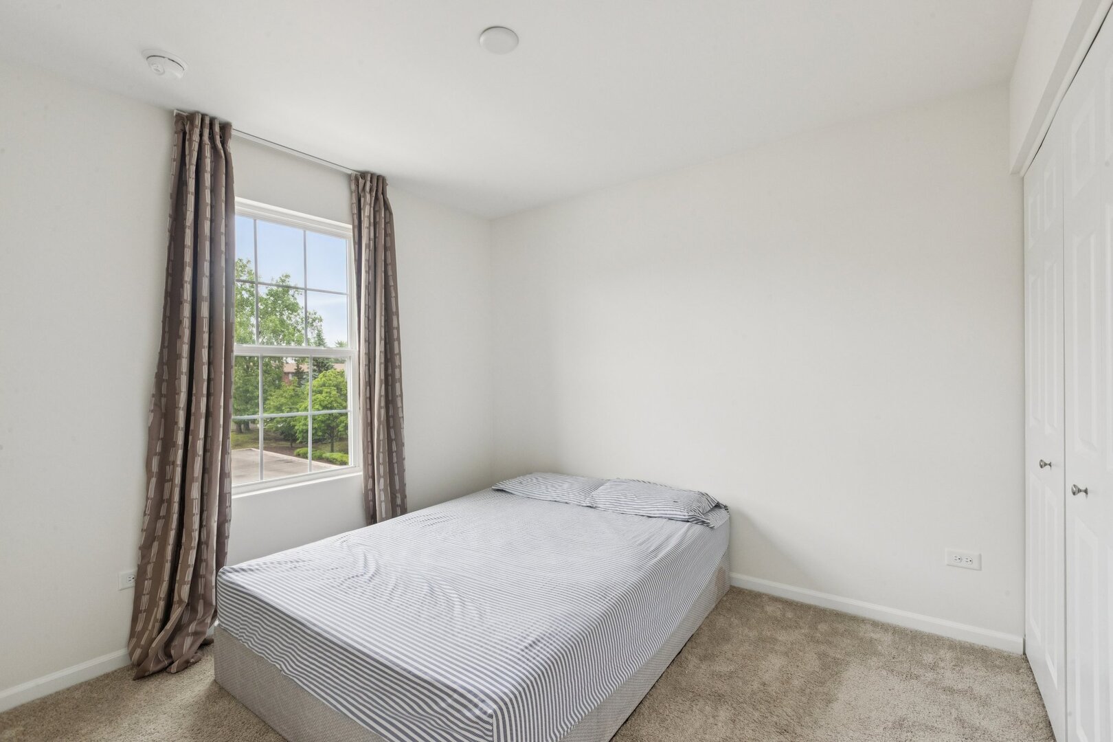 1911 Continental Avenue, Naperville, IL 60563