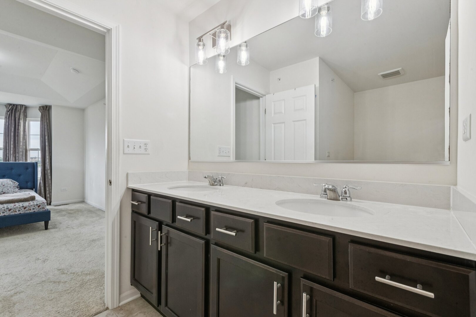 1911 Continental Avenue, Naperville, IL 60563