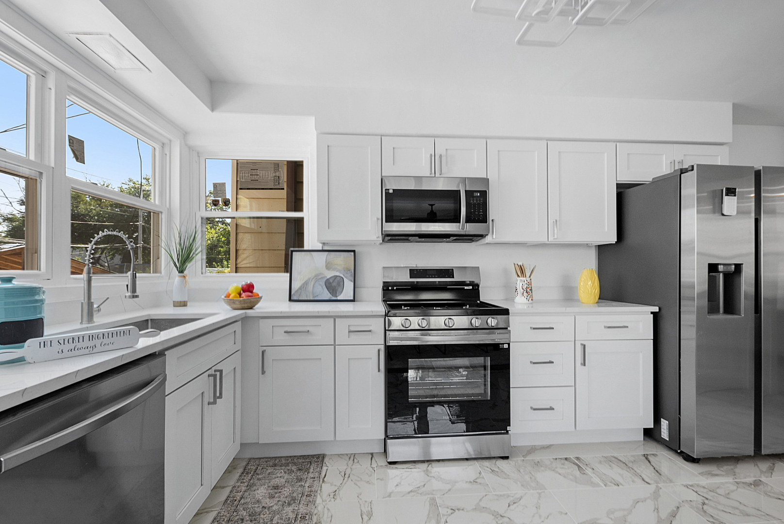 7225 S Sangamon Street, Chicago, IL 60621