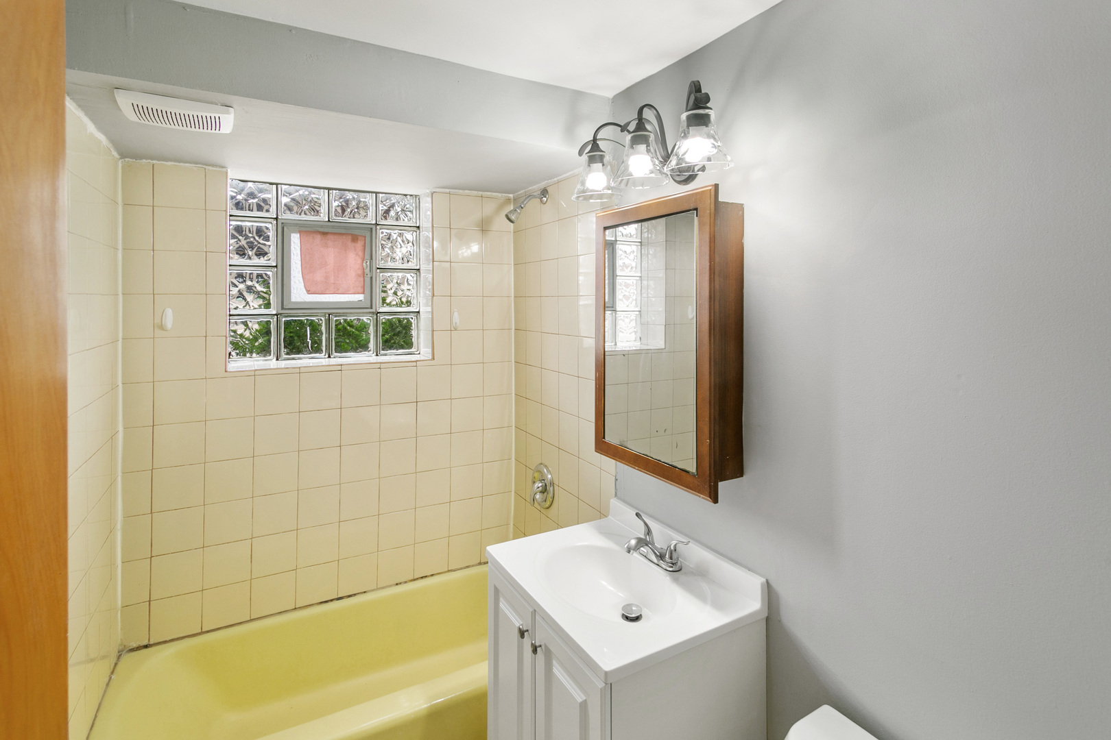 805 N 22nd Avenue #1, Melrose Park, IL 60160