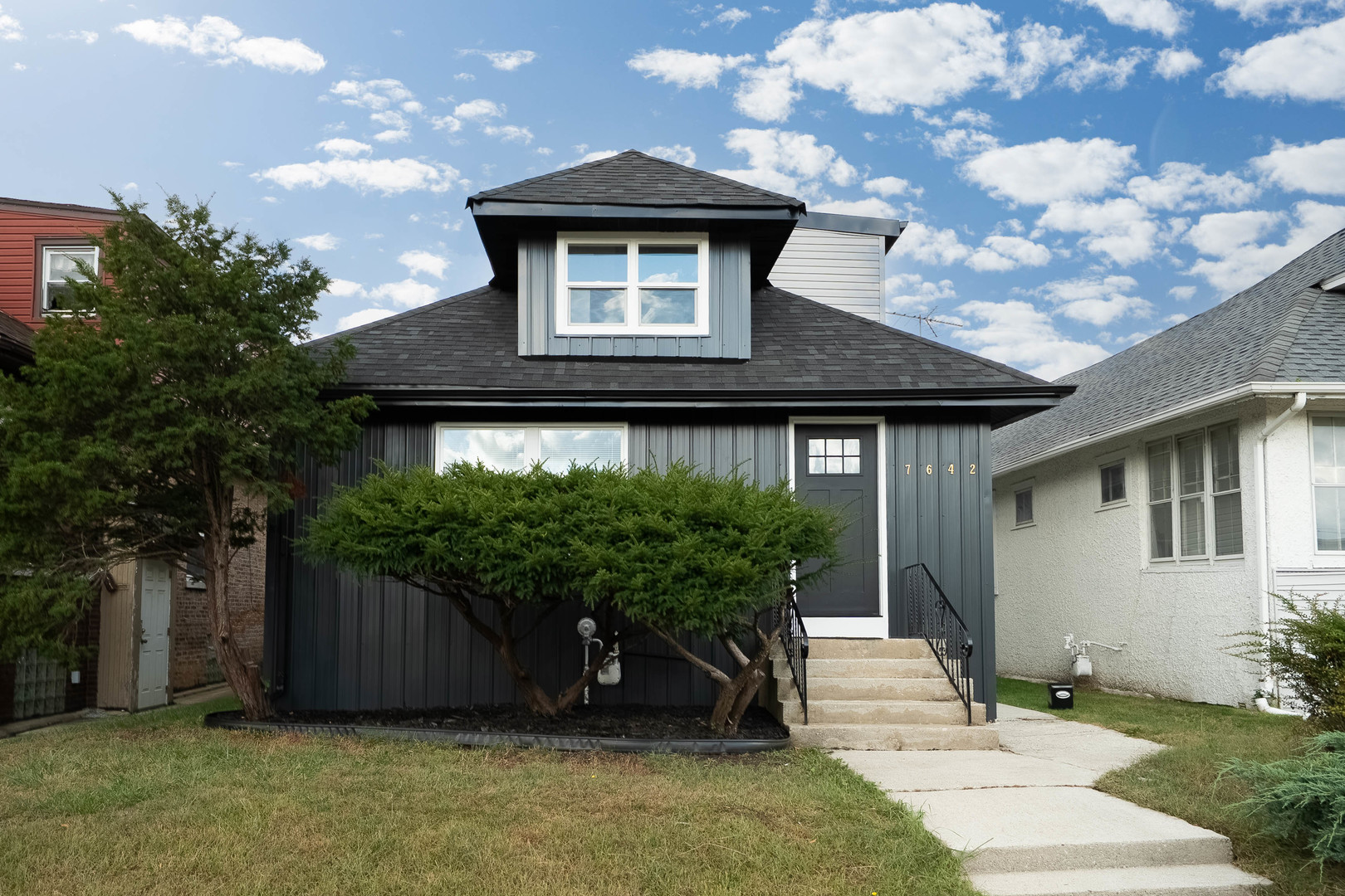 7642 S Merrill Avenue, Chicago, IL 60649