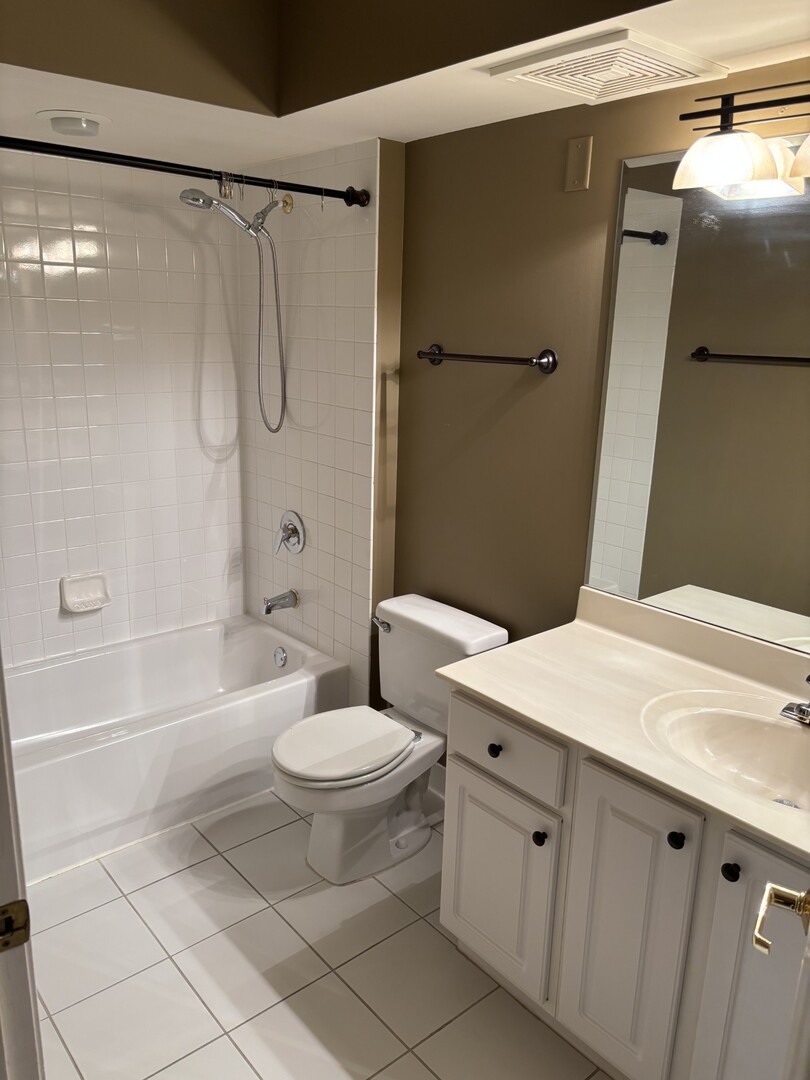 200 W Campbell Street #505, Arlington Heights, IL 60005