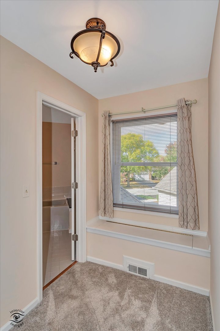 1114 TENNYSON Lane, Naperville, IL 60540