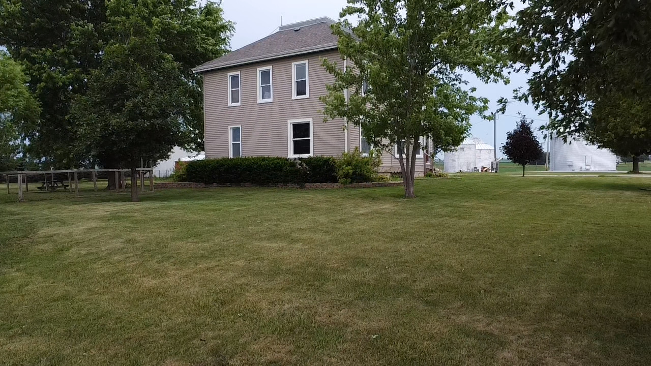 4731 E 10th Road, Earlville, IL 60518