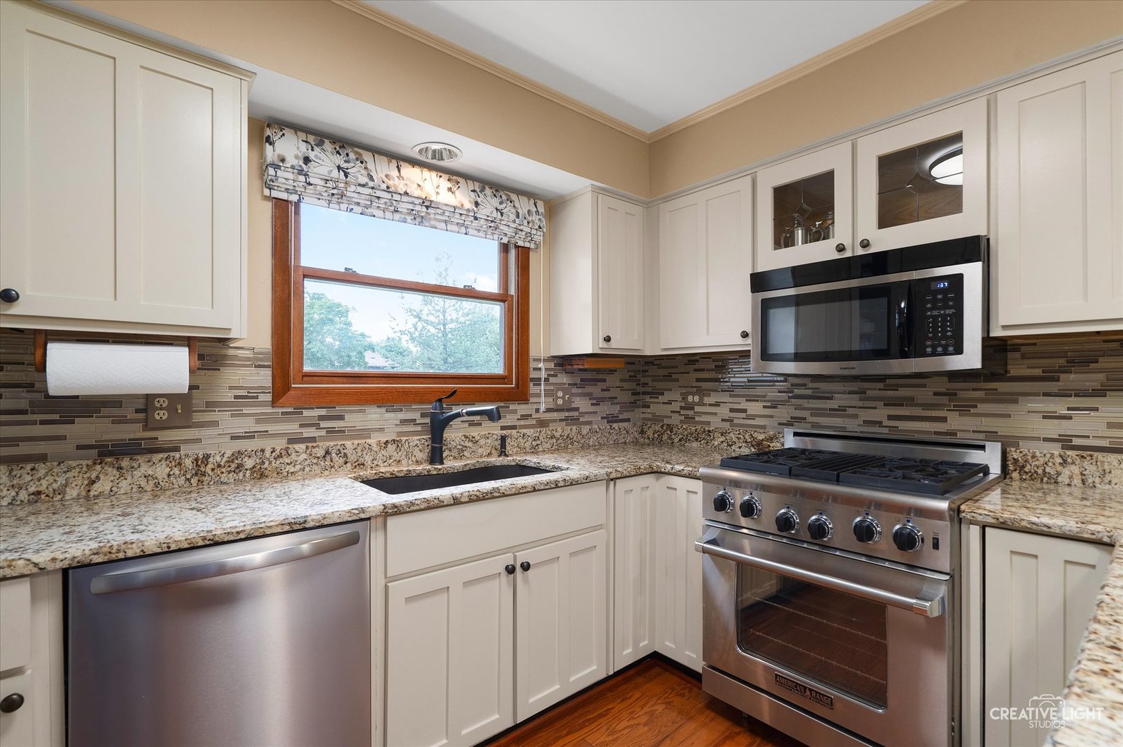 567 Roxbury Drive, Naperville, IL 60565