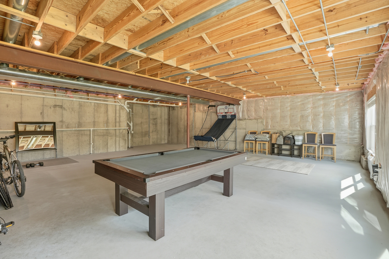 2438 Braeburn Place, Schererville, IN 46375