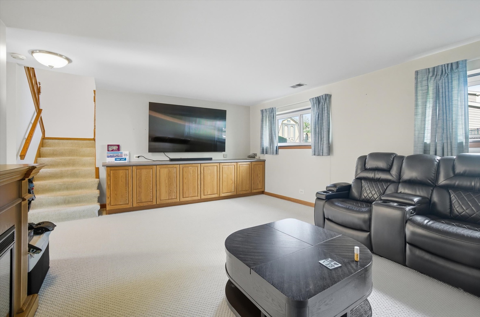 232 W Beech Drive, Schaumburg, IL 60193