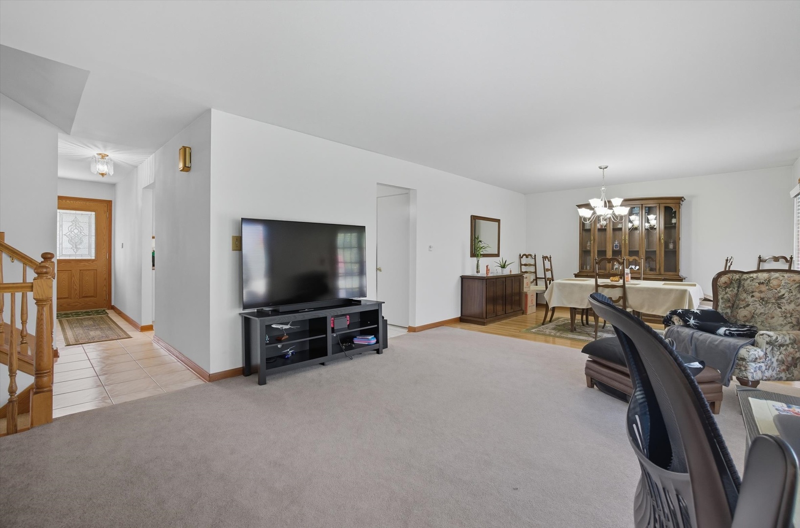 232 W Beech Drive, Schaumburg, IL 60193