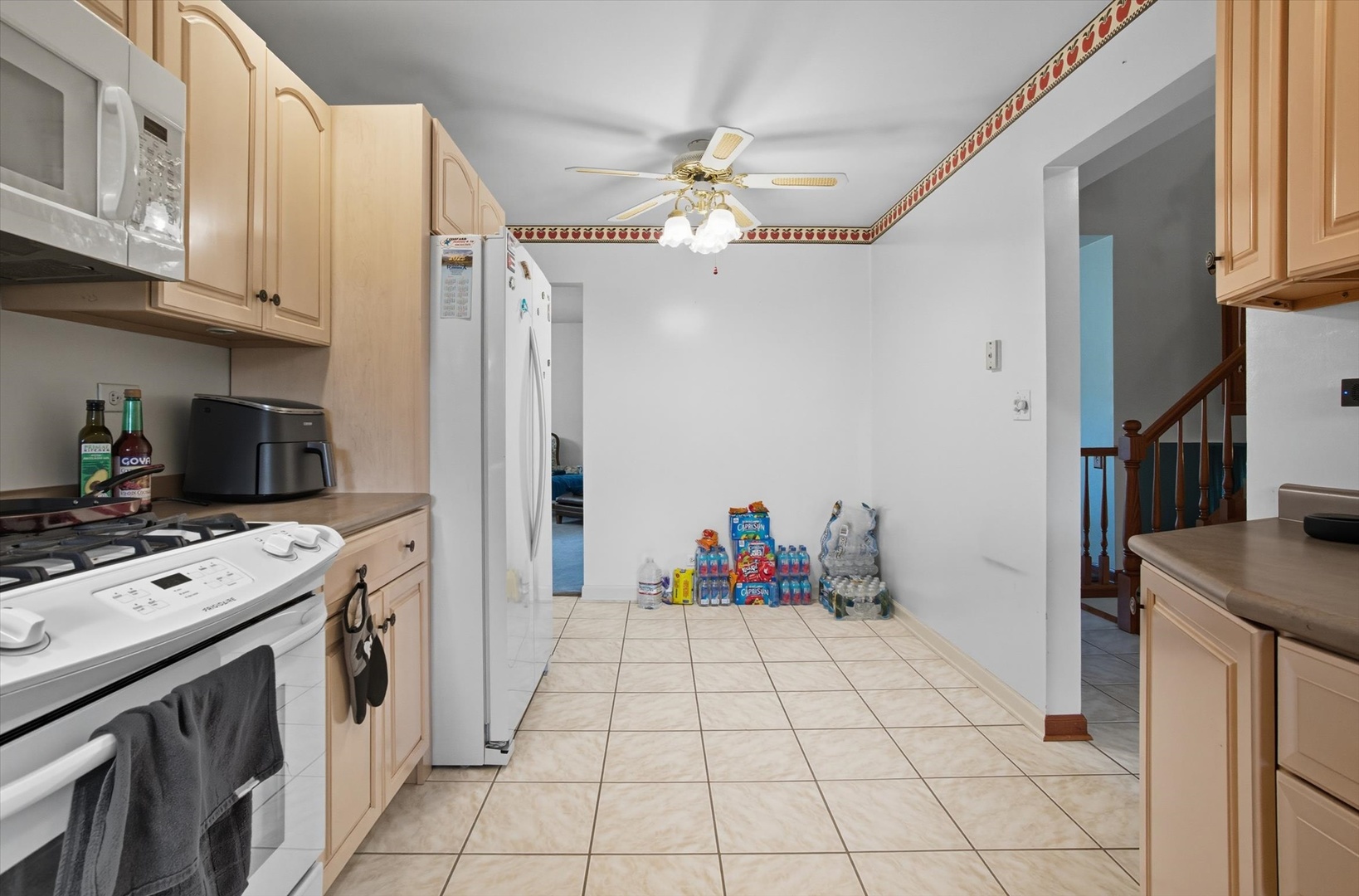 232 W Beech Drive, Schaumburg, IL 60193