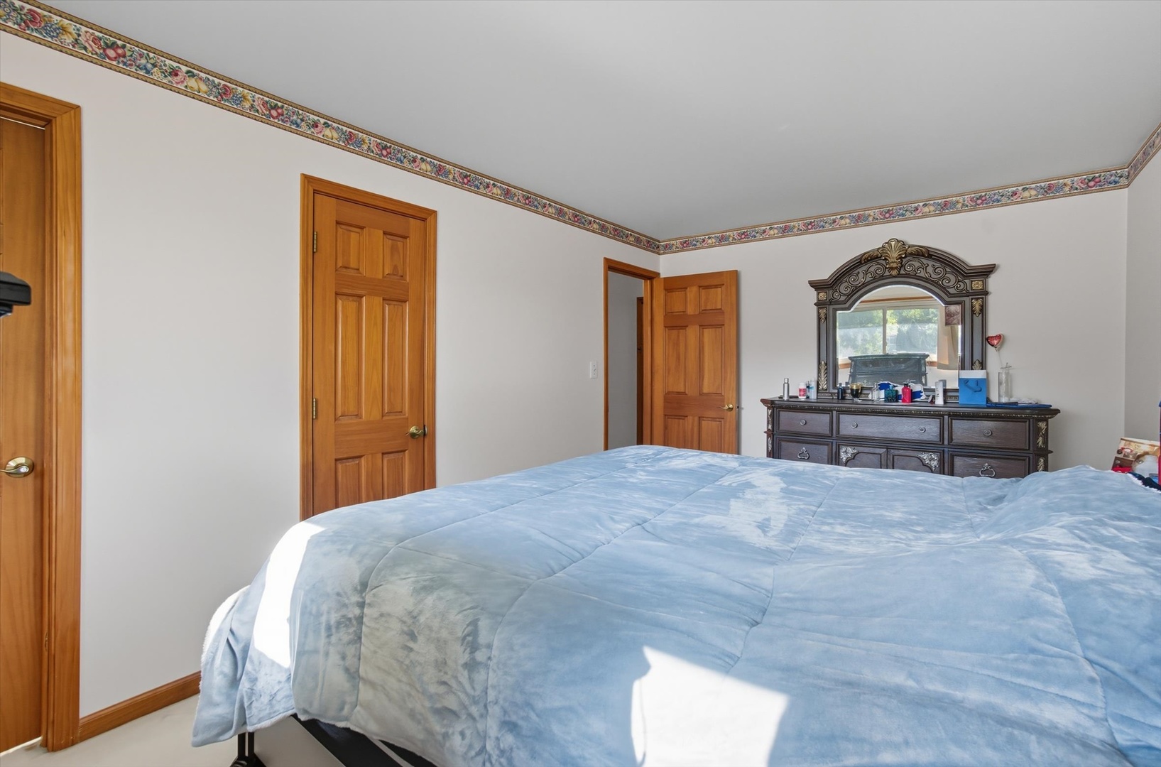 232 W Beech Drive, Schaumburg, IL 60193
