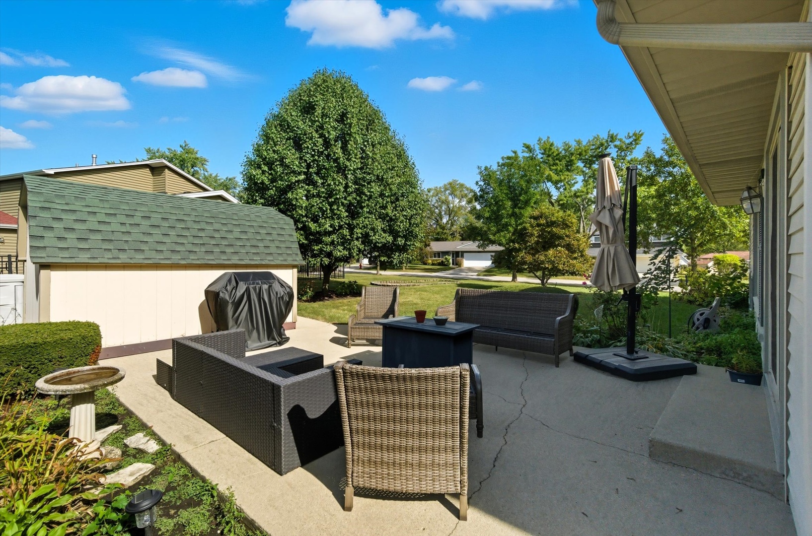 232 W Beech Drive, Schaumburg, IL 60193
