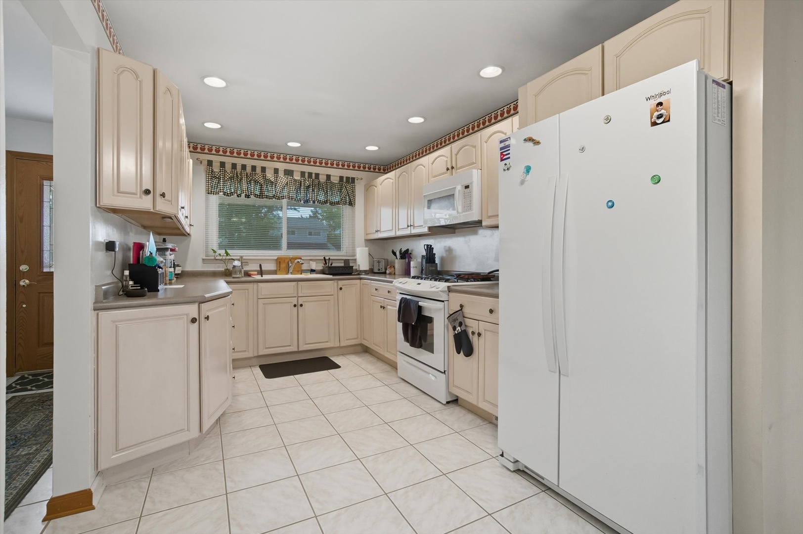 232 W Beech Drive, Schaumburg, IL 60193