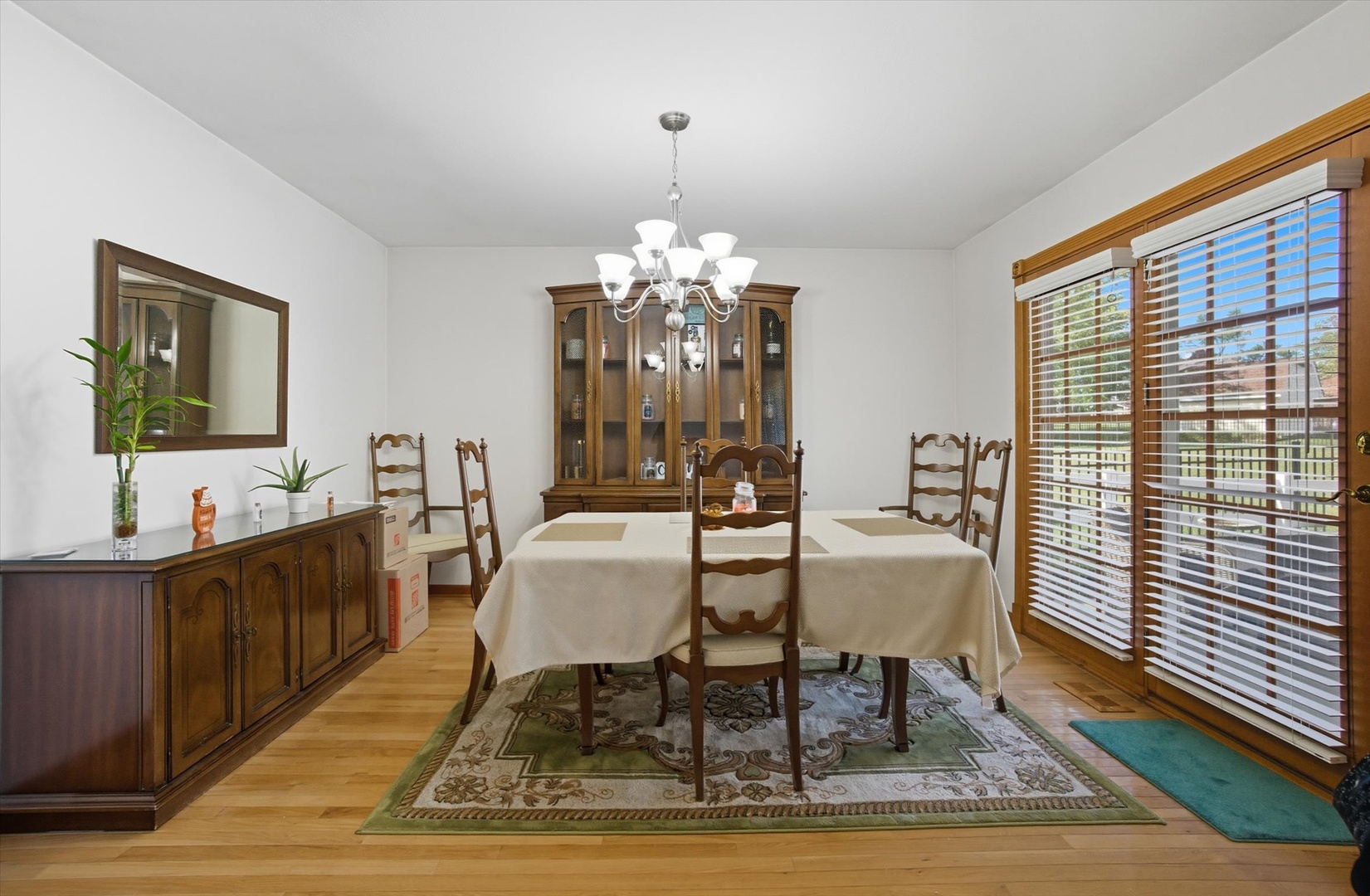 232 W Beech Drive, Schaumburg, IL 60193