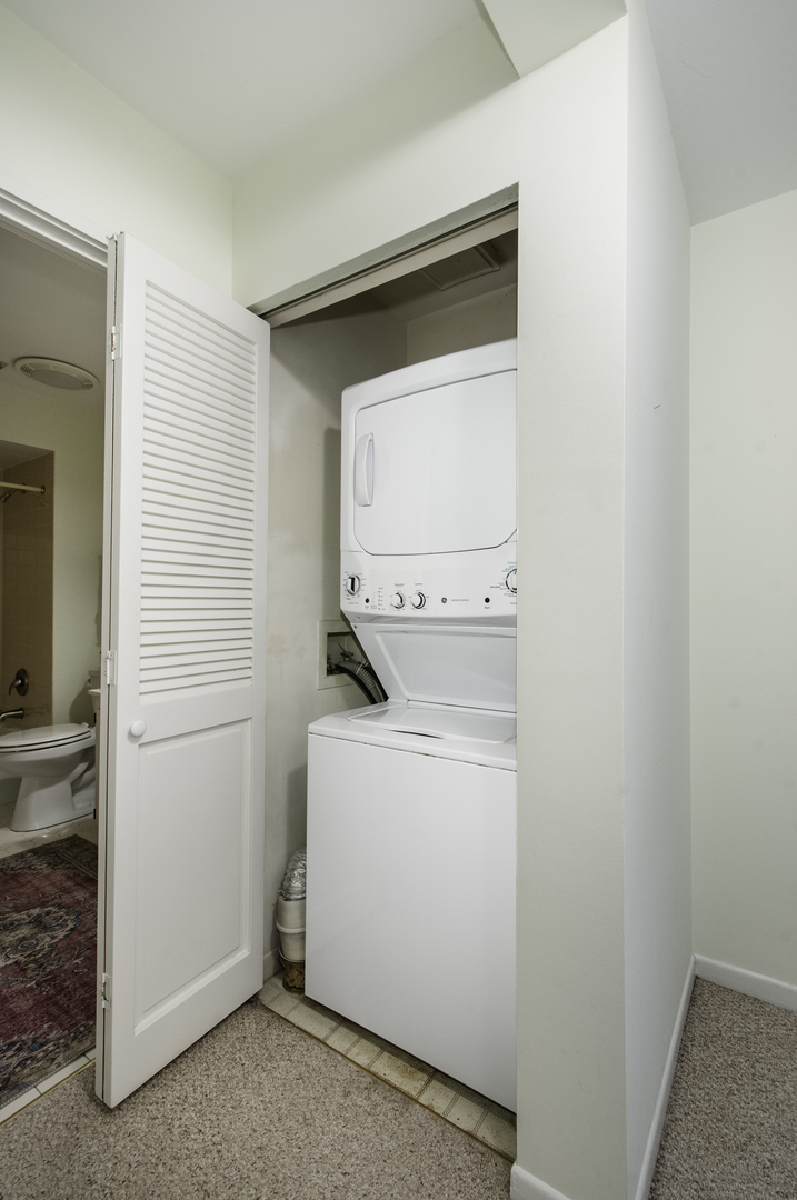 7515 Nantucket Drive #404, Darien, IL 60561