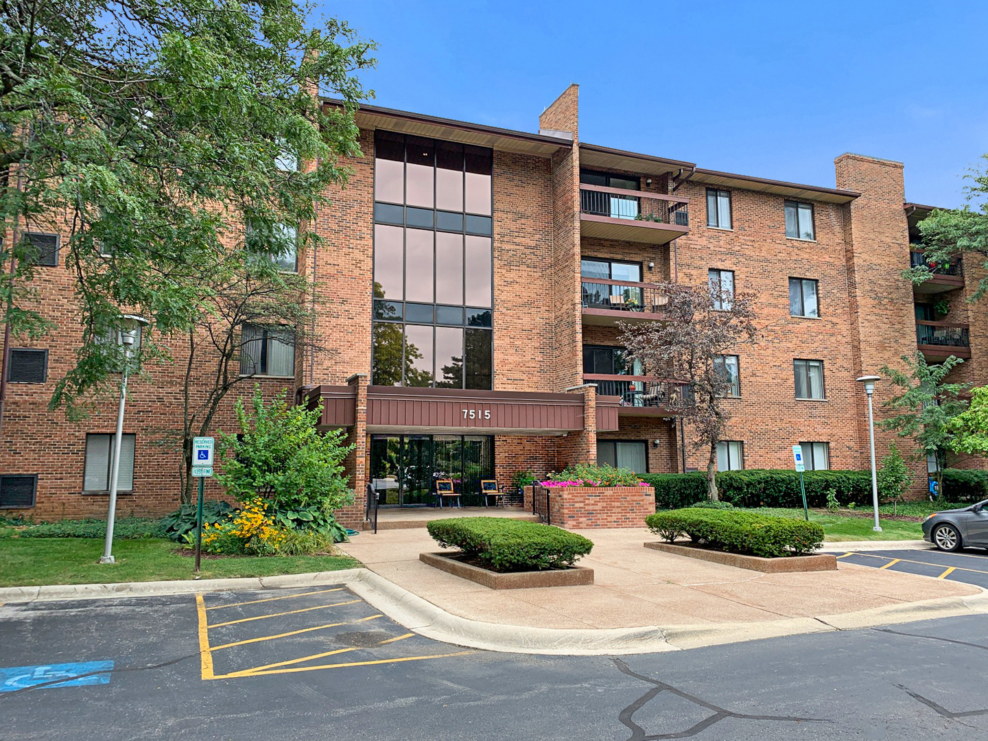 7515 Nantucket Drive #404, Darien, IL 60561