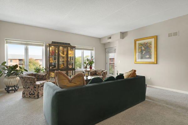 855 E 22nd Street #416, Lombard, IL 60148