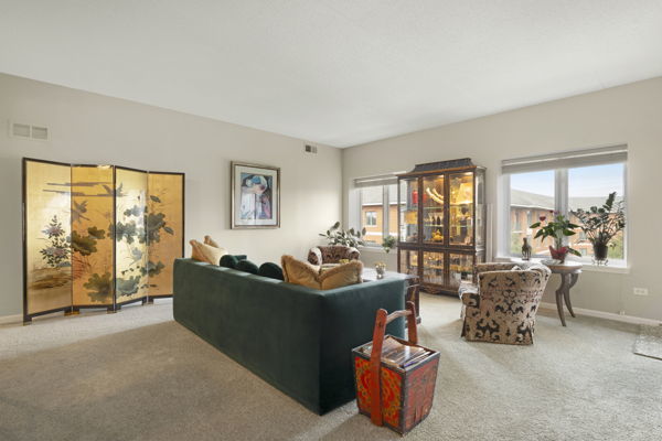 855 E 22nd Street #416, Lombard, IL 60148