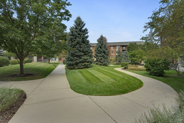 855 E 22nd Street #416, Lombard, IL 60148