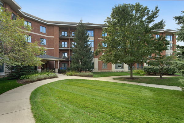 855 E 22nd Street #416, Lombard, IL 60148