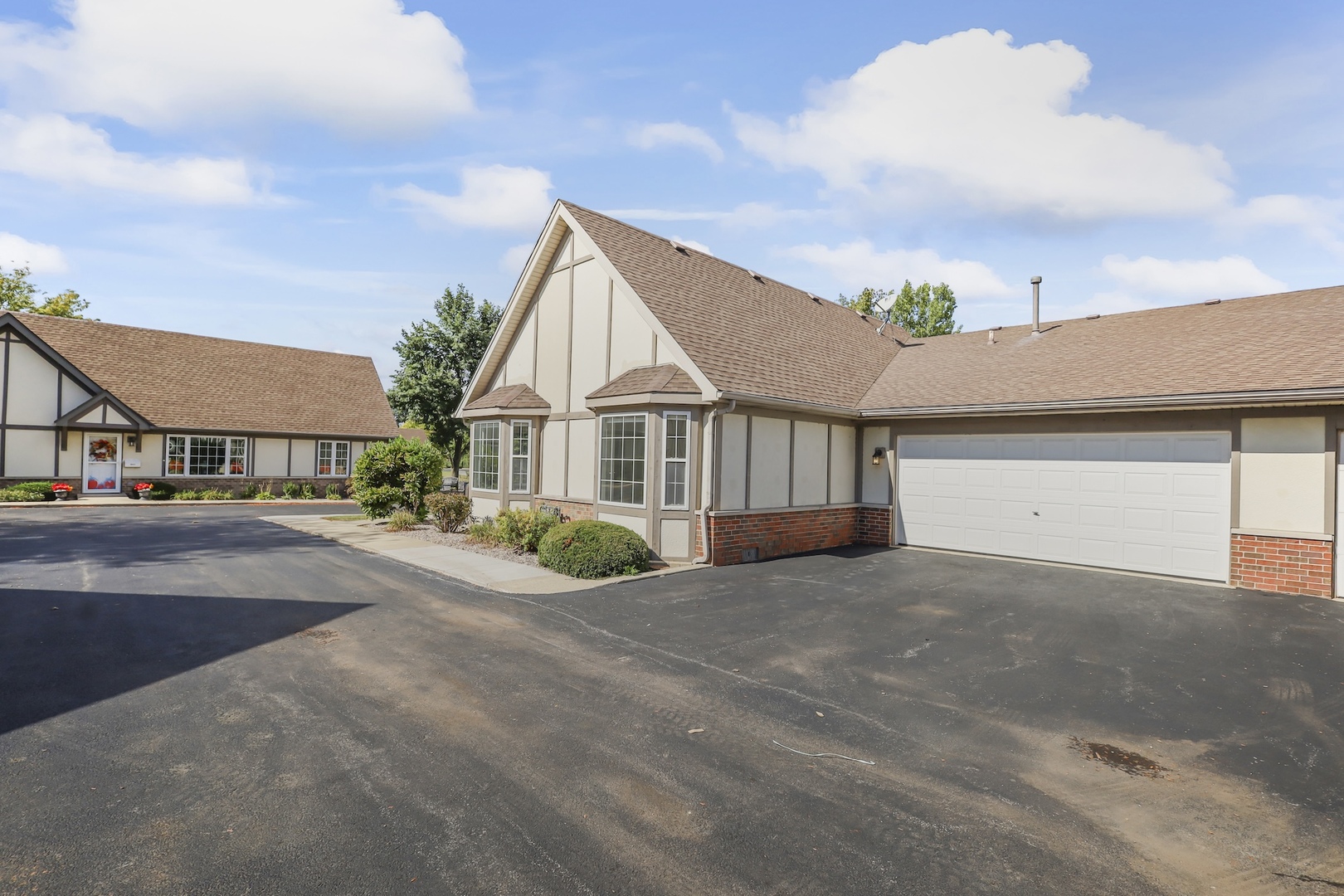 1820 Willow Circle Drive #1820, Crest Hill, IL 60403