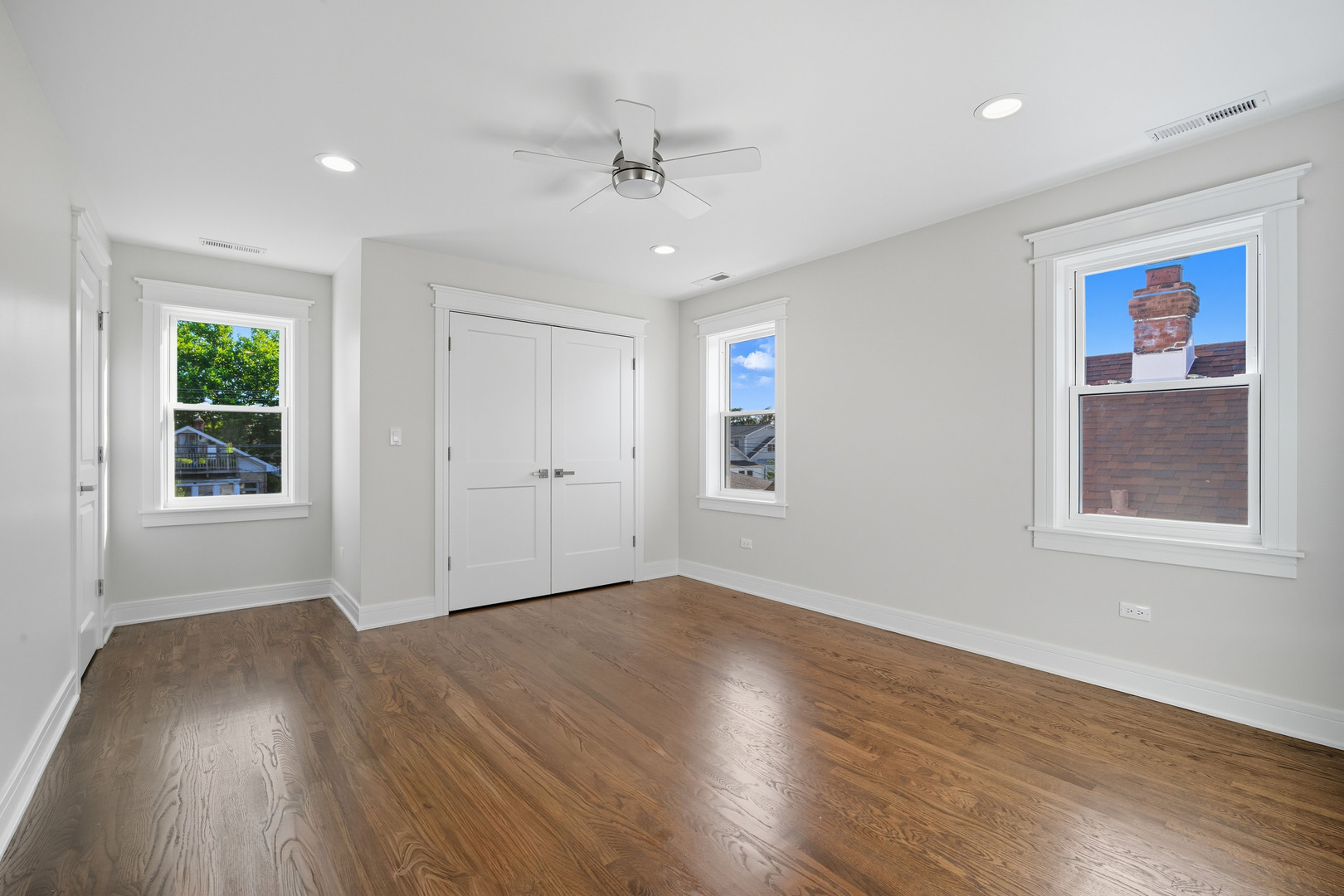 6109 W Berenice Avenue, Chicago, IL 60634