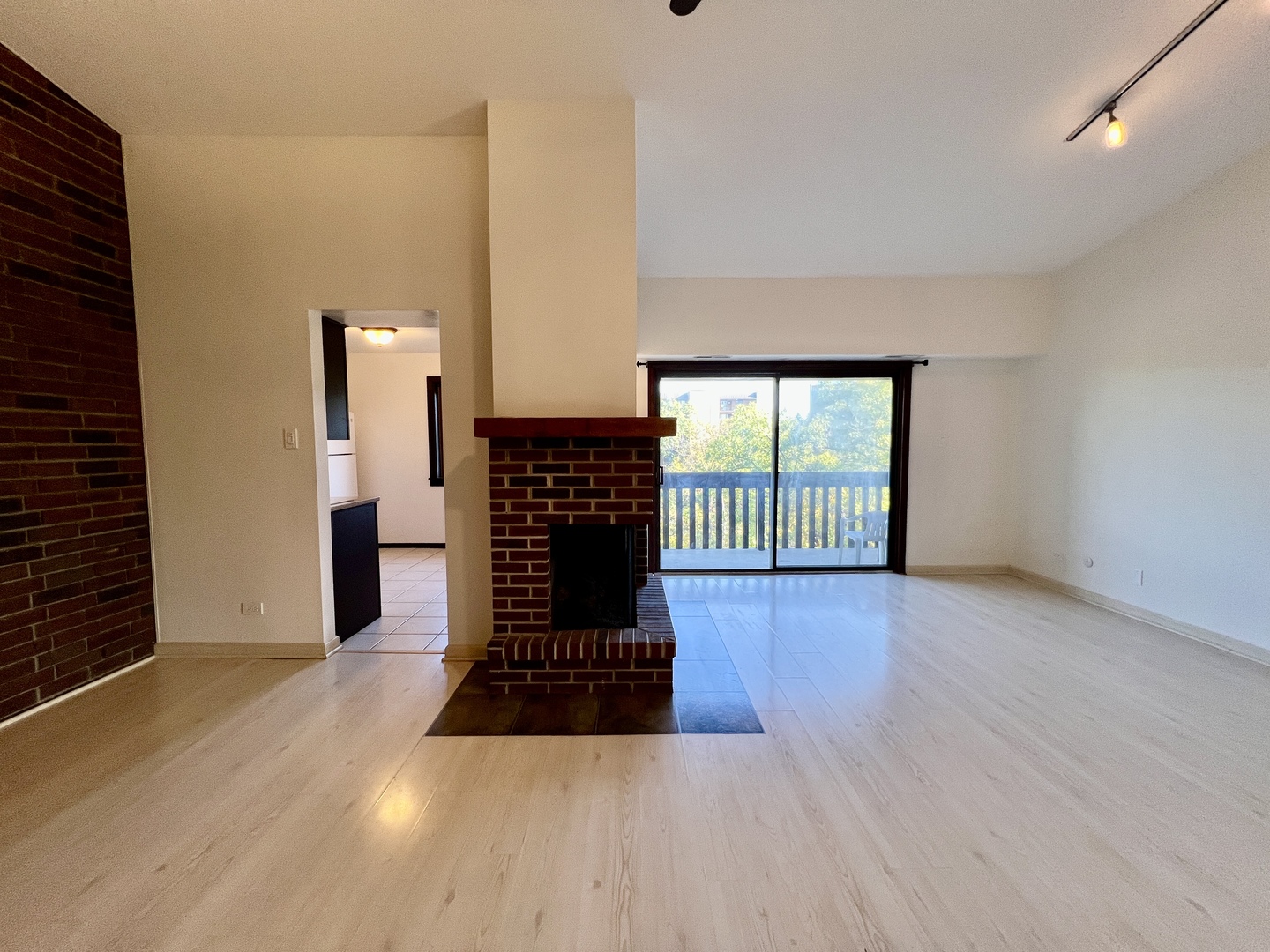 5985 Lakeside Place #302, Tinley Park, IL 60477