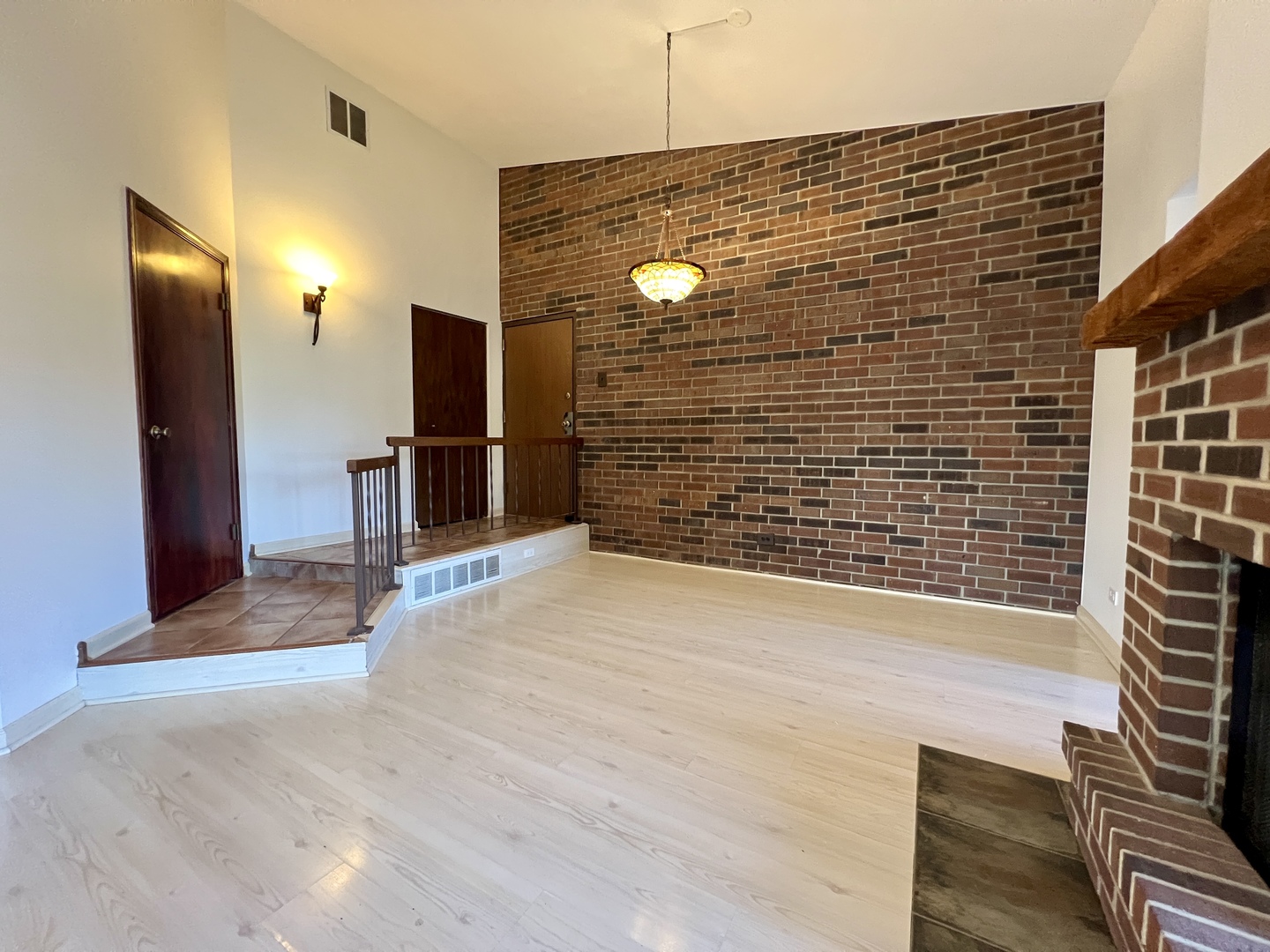5985 Lakeside Place #302, Tinley Park, IL 60477