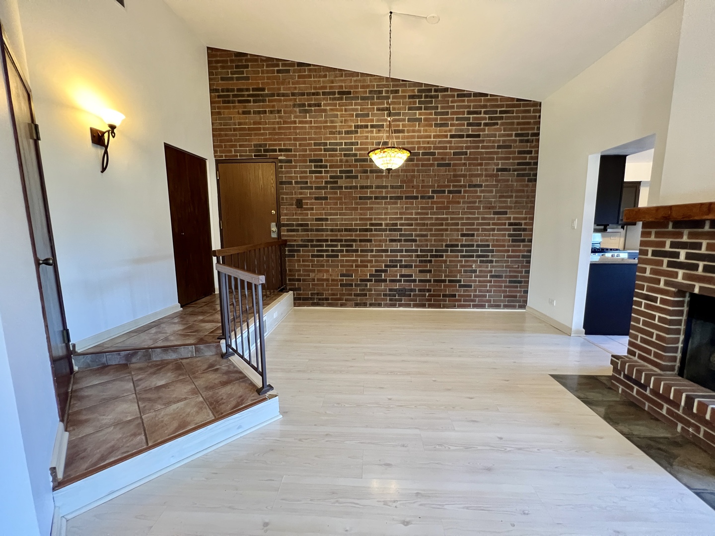 5985 Lakeside Place #302, Tinley Park, IL 60477