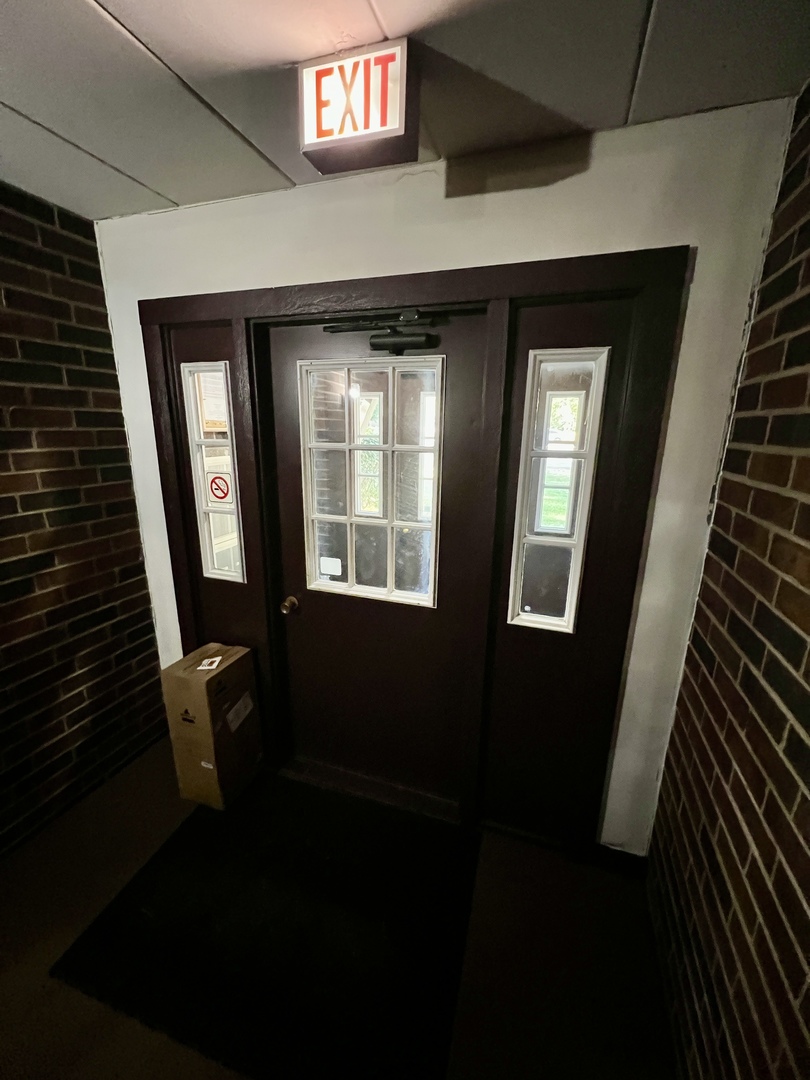 5985 Lakeside Place #302, Tinley Park, IL 60477