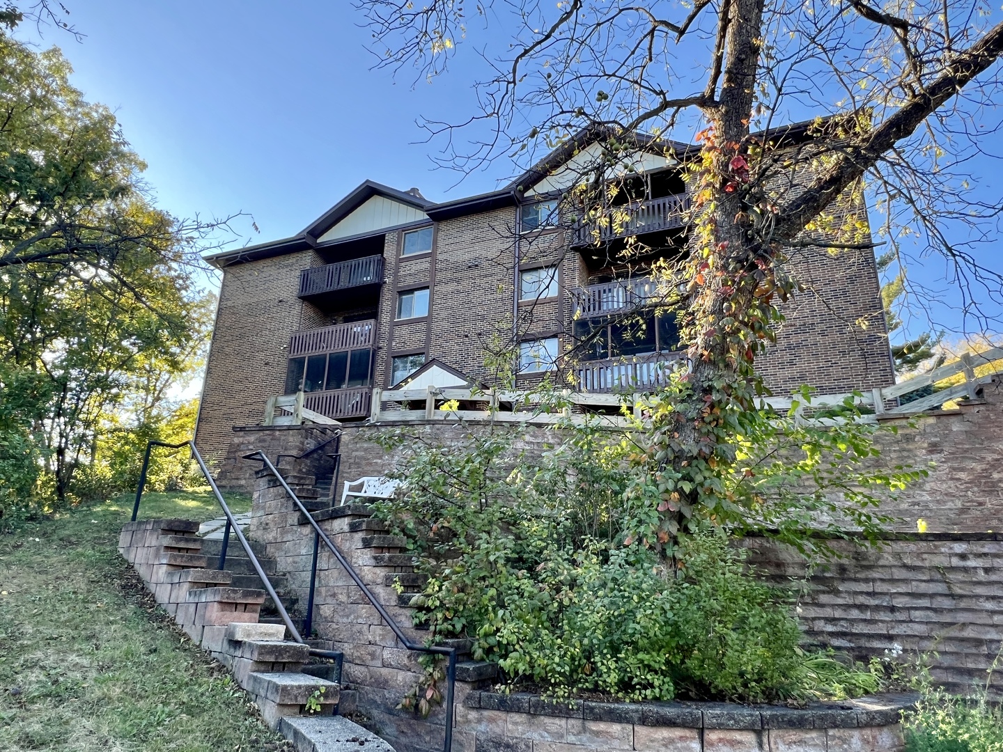 5985 Lakeside Place #302, Tinley Park, IL 60477